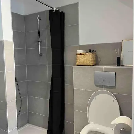 Casa Studioapartment Mit Kostenlosen Parkplaetzen Appartement Brême